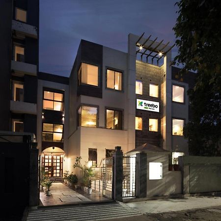 Treebo White Castle, Gurgaon 호텔 외부 사진