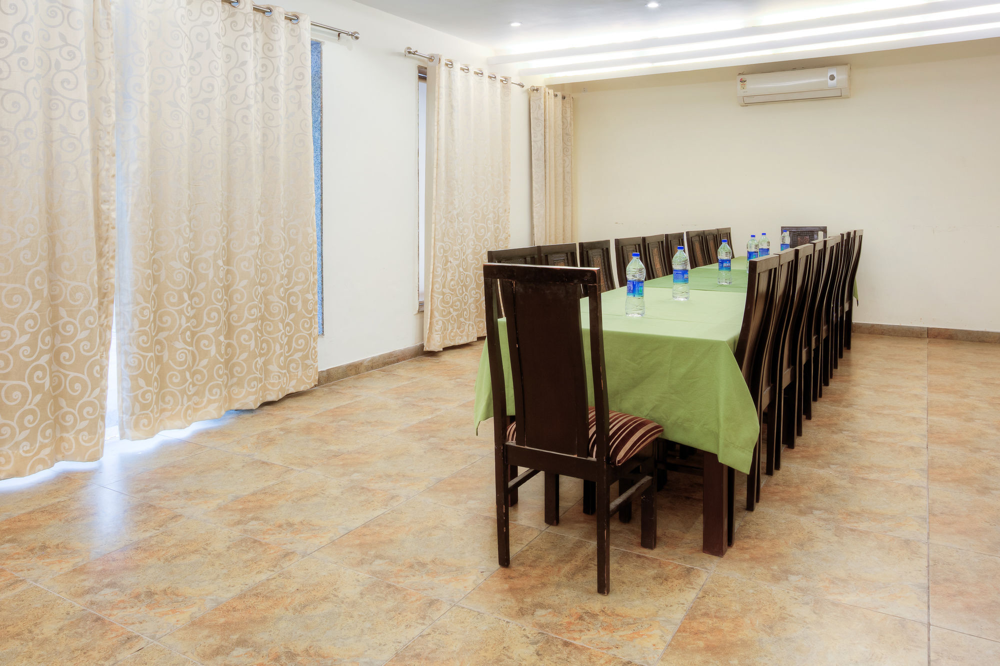 Treebo White Castle, Gurgaon 호텔 외부 사진